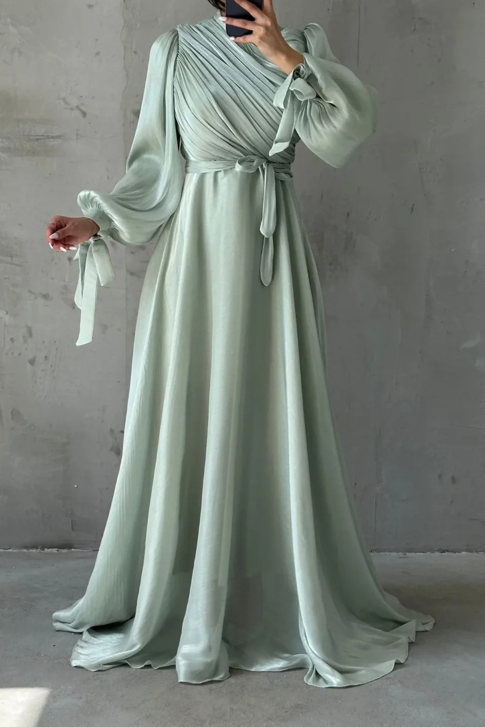 l e y l a elegant silk organza dress