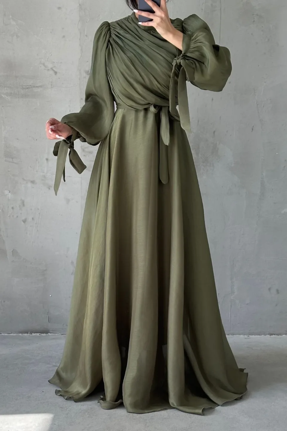 l e y l a elegant silk organza dress